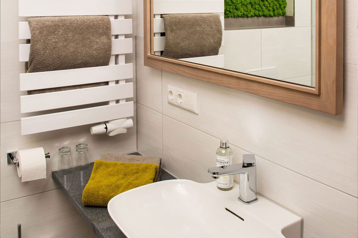 Modernes Badezimmer