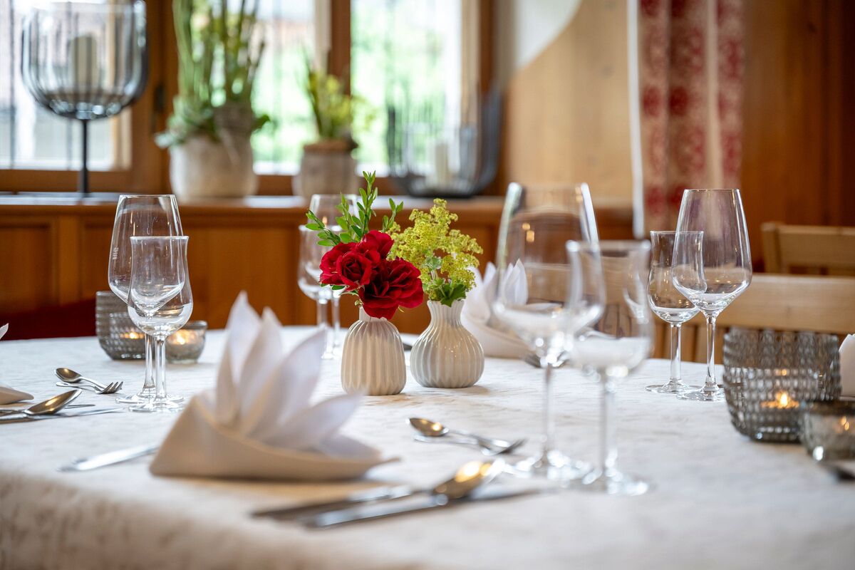 Gedeckter Tisch in der Gaststube